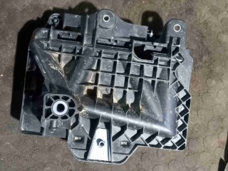 Полка аккумулятора (площадка АКБ) Volkswagen Polo 4 2001-2005, 6Q0915331