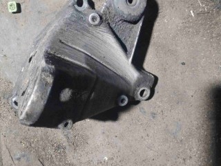 Кронштейн КПП Volkswagen Passat B5 1996-2001, 8D0399114S