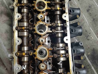 Головка блока цилиндров двигателя (ГБЦ) Audi A4 B6 2000-2006, 2.0 л, бензин