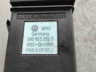 Кнопка аварийной сигнализации (аварийки) Volkswagen Passat B5 1996-2001, 3B0953235D