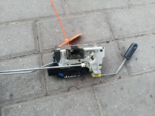 замок двери, Renault Master 2 поколение 1998-2003