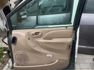 дверь передняя правая, Chrysler Voyager 4 поколение 2000-2004