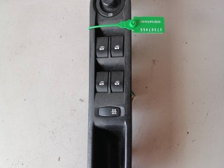 блок управления стеклоподъемниками Renault Espace 4 поколение, 820032427