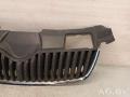 5J0853668A Решетка радиатора Skoda Roomster 1 2008г. - фото №4