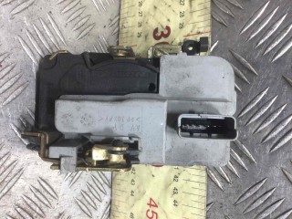 Замок двери передней правой, ориг. номер 9136J1, 9136L6, Peugeot 206 1998-2003