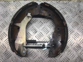 Тормозные колодки задние, ориг. номер D4060EB70A, 44060EB327, Nissan Navara 2001-2007