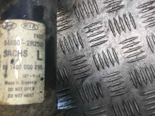 Стойка передняя левая, ориг. номер 546502R250, Hyundai i30 2007-2010