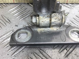 Петля двери задней правой, ориг. номер C8P5D06W41, 6H5228A67AF, Land Rover Freelander 2006-2010