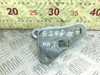 Петля двери передней правой Mercedes E-klasse 2006-2009