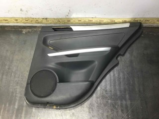 Обшивка двери задней правой (дверная карта) Mercedes ML 2005-2008