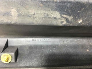 Накладка на порог, ориг. номер MR910492, Mitsubishi Carisma 1999-2004