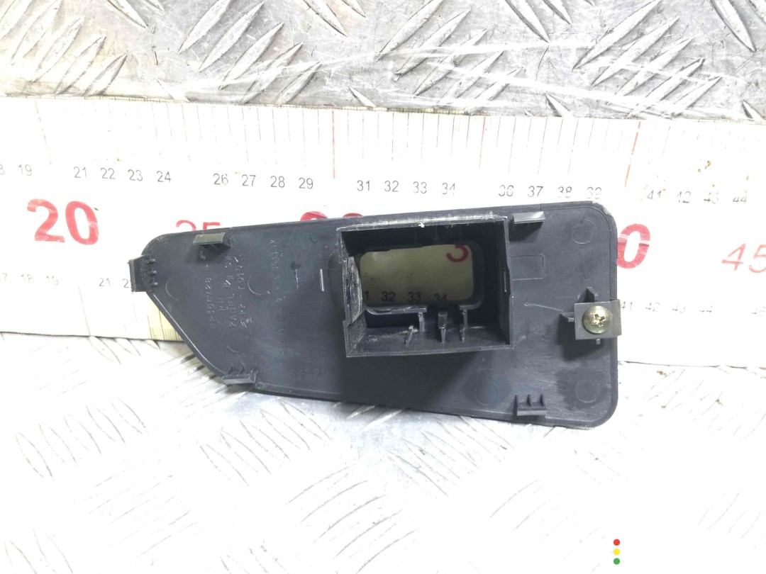 Накладка блока управления стеклоподъемниками Mitsubishi Space Runner 1995-1999, минивэн, левый руль, MR356728, фото 3