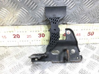 Крюк капота Audi A4 2004-2009