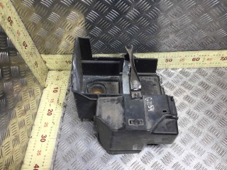 Полка аккумулятора, Ford Focus 2001-2005