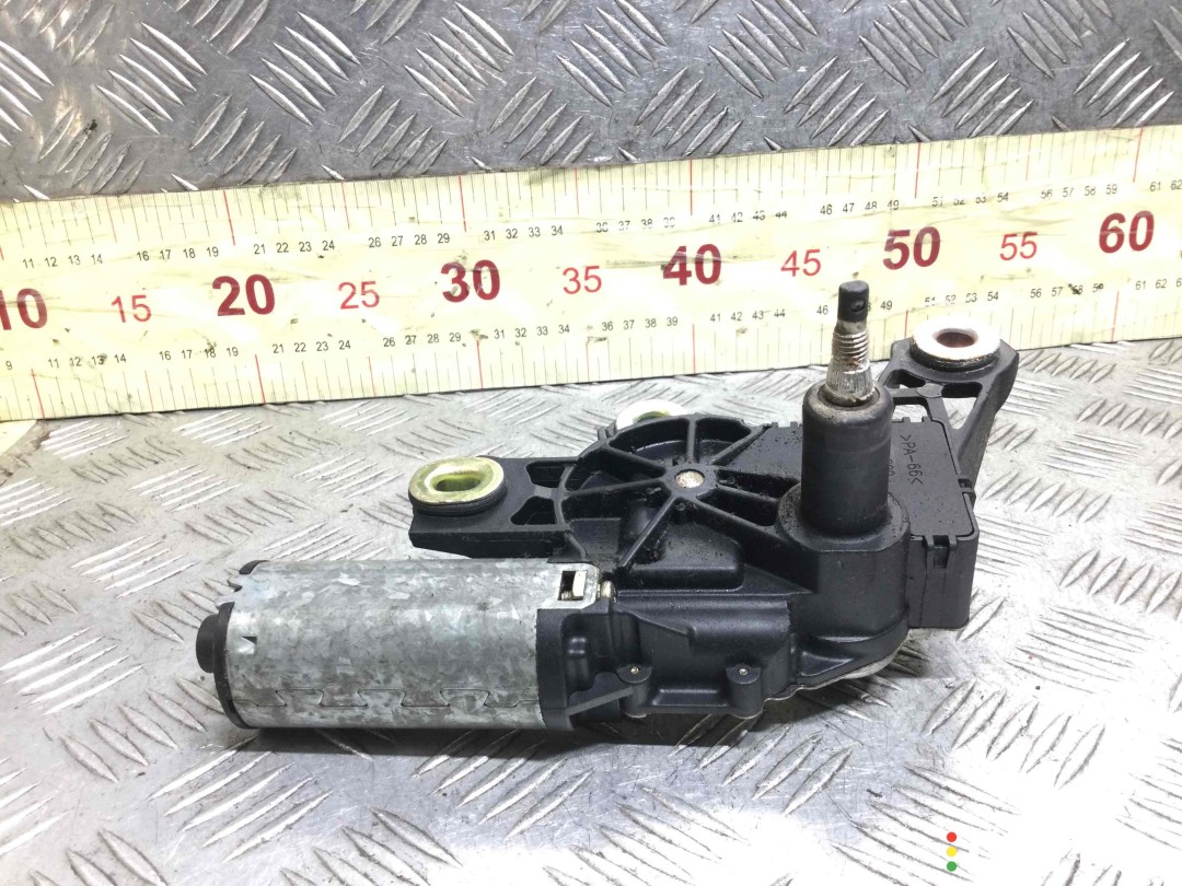 8L0955711A Моторчик заднего стеклоочистителя (дворника) Audi A3 1999г. - фото №2