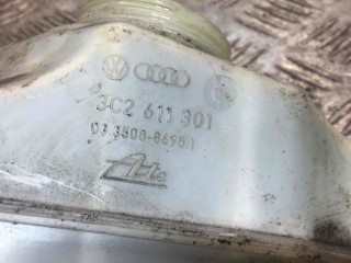Бачок главного тормозного цилиндра, ориг. номер 3C2611301, Volkswagen Passat 2005-2010