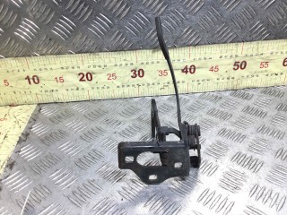 Крюк капота, ориг. номер 8E0823480A, Audi A4 2004-2009