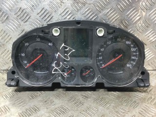 Щиток приборов (приборная панель) Volkswagen Passat 2005-2010