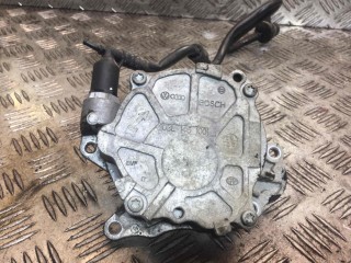 Насос вакуумный, ориг. номер 03L145100F, Volkswagen Golf 2003-2009
