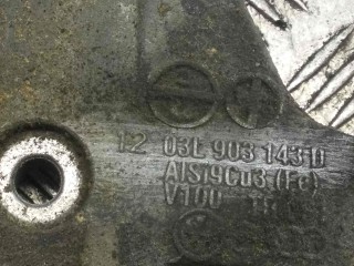 Кронштейн компрессора кондиционера, ориг. номер 03L903143D, Volkswagen Golf 2003-2009