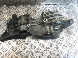 Кронштейн компрессора кондиционера, ориг. номер 03L903143D, Volkswagen Golf 2003-2009