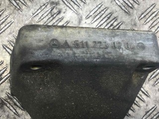 Кронштейн двигателя, ориг. номер A6112230704, Mercedes C-klasse 2004-2008