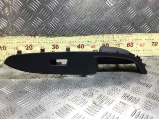 Накладка блока управления стеклоподъемниками, ориг. номер 935772R001, Hyundai i30 2007-2010