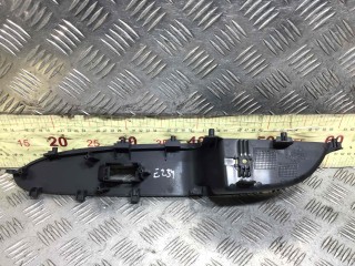 Накладка блока управления стеклоподъемниками, ориг. номер 935772R001, Hyundai i30 2007-2010