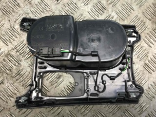 Подстаканник, ориг. номер E0517610031, Mercedes CLA 2013-2016