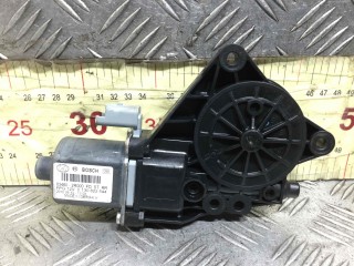 Моторчик стеклоподъемника задний правый, ориг. номер 834602R000, Hyundai i30 2007-2010