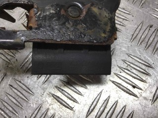 Крюк капота, ориг. номер 1T0823480A, Volkswagen Caddy 2004-2010