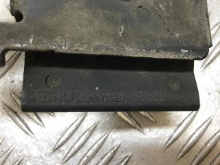 Крюк капота, ориг. номер 3C0823480, 3C0823480A, Volkswagen Passat 2005-2010