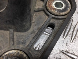 Кронштейн крепления троса КПП, ориг. номер 1K0711789J, Volkswagen Passat 2005-2010