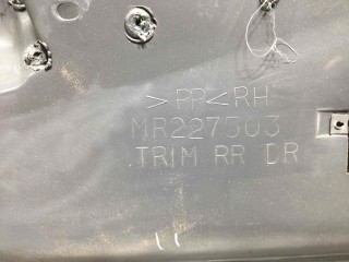 Обшивка двери задней правой (дверная карта), ориг. номер MR651487, MR227503, Mitsubishi Pajero Sport 1996-2004