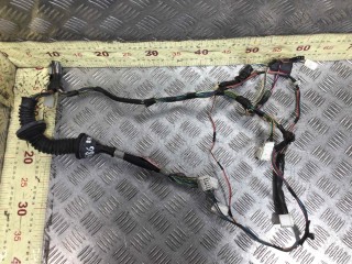 Проводка двери передней правой, ориг. номер 8215105490, Toyota Avensis 2003-2006