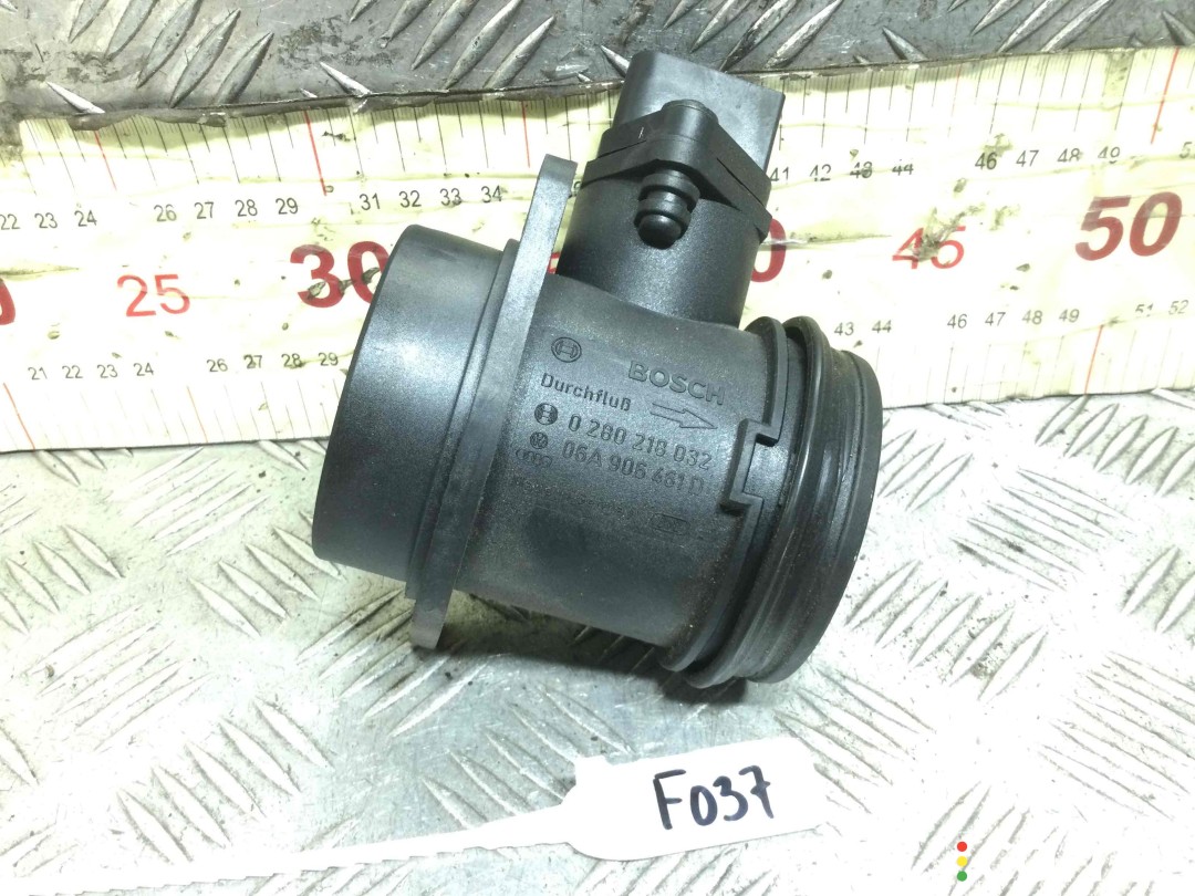 Расходомер воздуха Volkswagen Passat 1996-2001, 06A906461D, фото 1