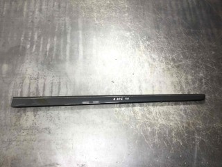 Молдинг двери передней правой Mercedes ML 2005-2008