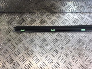 Молдинг двери передней правой, ориг. номер 822203E001, Kia Sorento 2006-2011