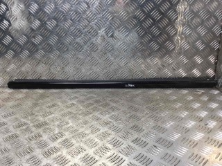 Молдинг двери передней левой Mercedes ML 2005-2008, A1646905162
