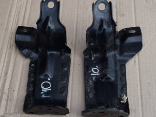 кронштейн (крепление) радиатора, ориг. номер 31261981, 31261982, Volvo XC60 1 поколение 2008-2013