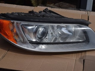 фара правая Volvo XC70 2 поколение 2007-2013, 31353533