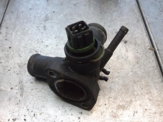 Фланец (тройник) системы охлаждения, ориг. номер 068121133AE, Volkswagen Passat B4 1993-1997