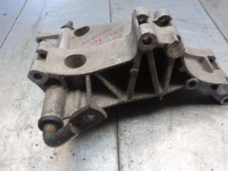 Кронштейн двигателя, ориг. номер 037903143G, Volkswagen Golf 3 поколение 1991-2000