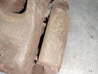 Суппорт передний правый, ориг. номер 32325291, 440199, 32325294, 4401C3, Peugeot 406 1 поколение 1995-1999