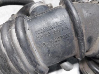 Патрубок воздушного фильтра, ориг. номер 06B133356AH, Audi A4 B6 2000-2006