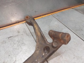 Кулак поворотный правый, ориг. номер 8D0407258AB, Skoda Superb 1 поколение 2001-2006