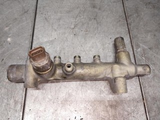 Топливная рампа Opel Astra H 2004-2007