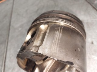 Поршень, ориг. номер 97744836, 97731139, 97329297, P885, 5623235, Opel Astra H 2004-2007