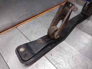 Кронштейн КПП, ориг. номер 30856021, 30884401, Volvo V40 1 поколение [2-й рестайлинг] 2002-2004