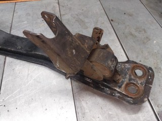 Кронштейн КПП, ориг. номер 30856021, 30884401, Volvo V40 1 поколение [2-й рестайлинг] 2002-2004
